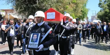 zincirleme-kazada-sehit-olan-polis-son-yolculuguna-ugurlandi-ZvEGg2Ej