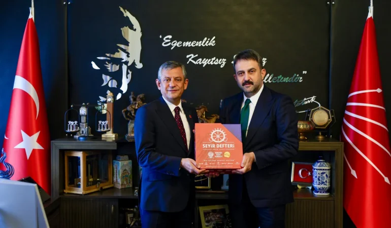 akk-baskani-halil-ibrahim-yilmaz-chp-genel-baskani-ozgur-ozeli-ziyaret-etti-pVo9D7u3