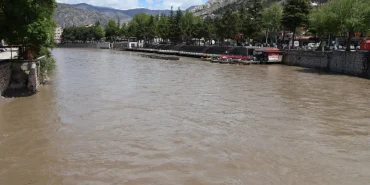 amasyada-taskin-riski-yesilirmak-yukseldi-3uKtKi6n (1)