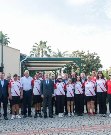 antalyada-avrupa-okculuk-heyecani-bakan-bak-milli-sporcularla-bulustu-H8iMqwW4