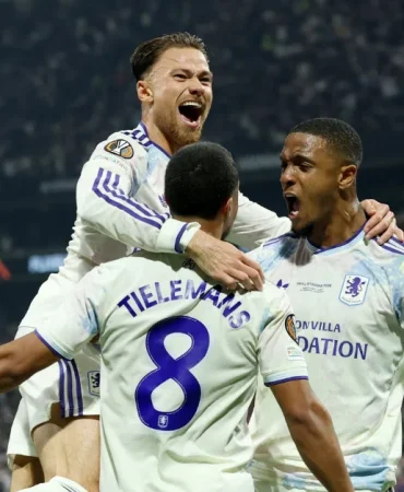 aston-villa-besiktas-parkta-avrupa-ligi-sampiyonu-oldu-ma4zGuql