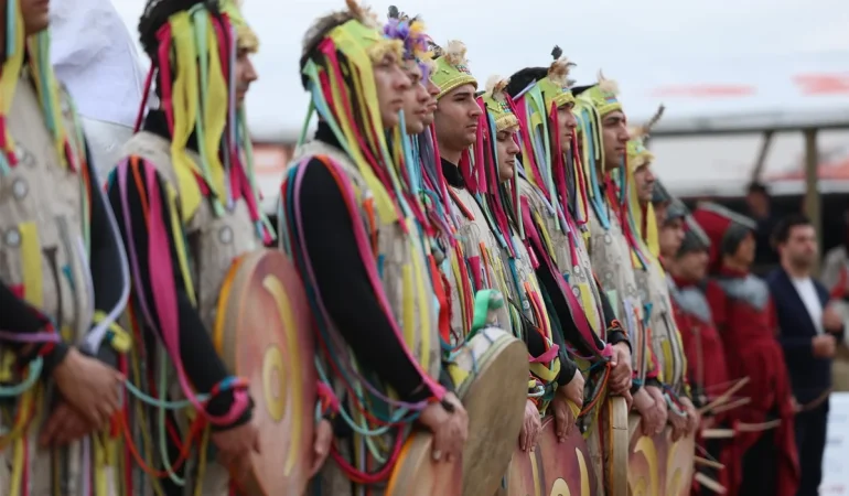 bakan-bak-etnospor-kultur-festivali-acilisina-katildi-qqPxXDLC