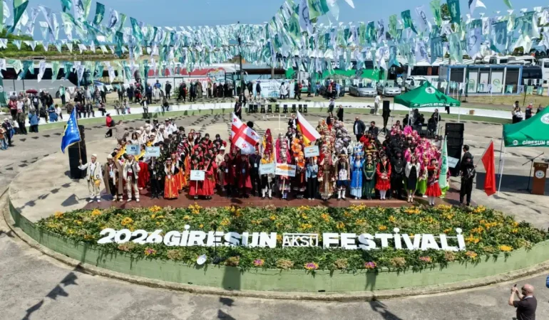 binlerce-yillik-gelenek-yine-ayni-yerde-kutlandi-VHF4YHsT