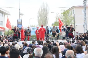 digorda-ilk-kez-duzenlenen-senlik-buyuk-coskuya-sahne-oldu-h2ohJrPV