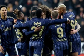 fenerbahcede-secim-hareketliligi-17-futbolcu-gonderilecek-NuykhJA0