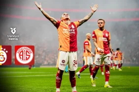 galatasaray-taraftari-onunde-sampiyonluk-icin-cikiyor-Cef2Ytgr
