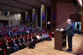 gelecegin-dijital-meslekleri-dijital-donusum-zirvesinde-ele-alindi-s8ROfGCN