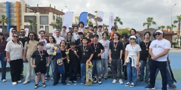 genclik-kupasinda-adanada-kaykay-heyecani-jX8pjpe6