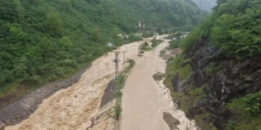 giresunda-dere-tasti-yol-ulasima-kapatildi-s6xgisMI