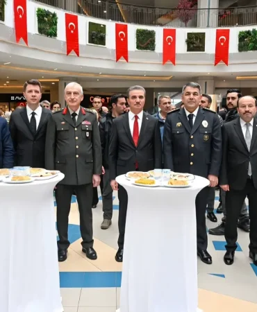guvenlik-icin-calisan-eller-yardim-icin-kenetlendi-sk1jjq7z