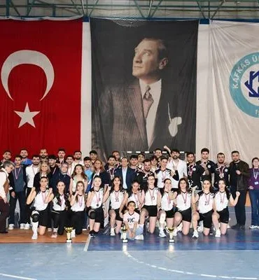 kafkas-universitesi-geleneksel-spor-senligi-odul-toreniyle-taclandirildi-rHb2ne33