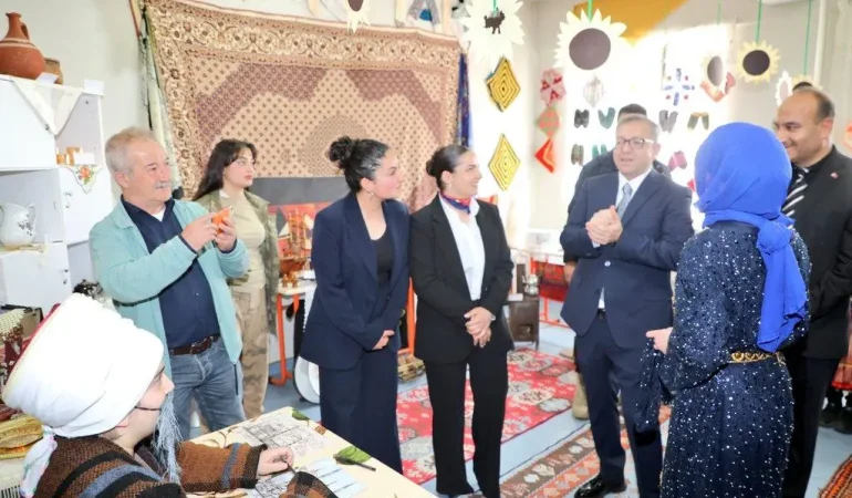 kars-valisi-ziya-polat-7-bolge-tek-ruh-sergisinin-acilisini-yapti-JQ041i1z