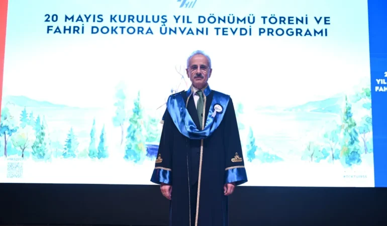 ktuden-bakan-uralogluna-fahri-doktora-unvani-wfhX1jPH