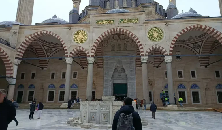 kurban-bayrami-namaz-saatleri-aciklandi-EZWTrq8n