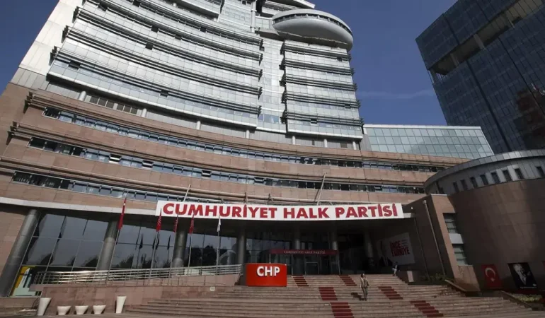 mahkemeden-chp-kurultayi-karari-kilicdaroglu-yonetimine-donus-hukmu-Kdt4ZUpN