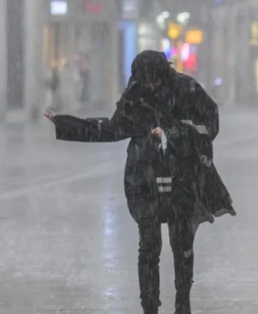 meteorolojiden-39-il-icin-kuvvetli-yagis-ve-firtina-uyarisi-1771312889 (1)