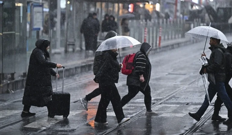 meteorolojiden-hafta-sonuna-yurtta-saganak-alarmi-jhh5bdjW