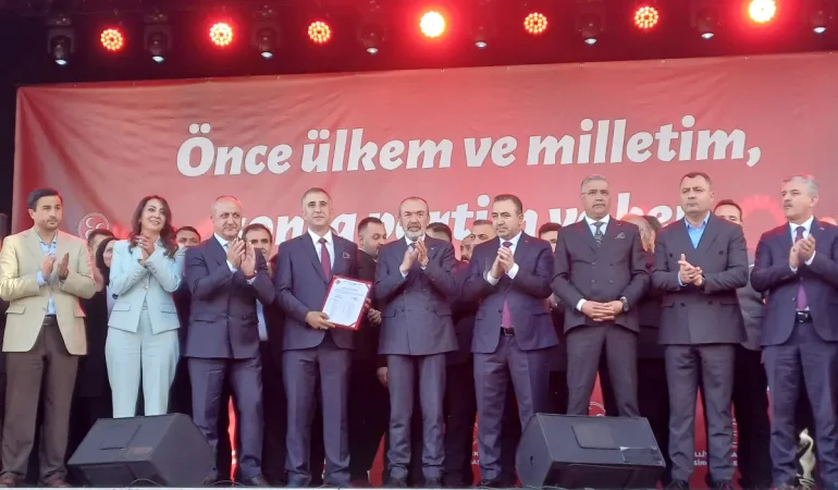mhp-sincan-ilce-baskanliginda-devir-teslim-toreni-yapildi-W9UIpod8