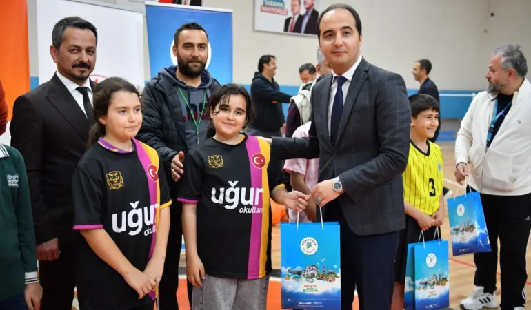 okullararasi-basketbol-turnuvasinda-sampiyonlar-belli-oldu-PFnDAITA