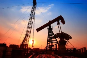 orta-dogu-gerilimi-petrolu-yukseltti-brent-petrol-104-dolari-asti-2VEyW7lk