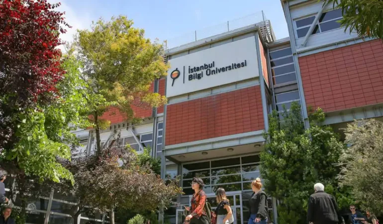 resmi-gazetede-yayimlandi-bilgi-universitesinin-izni-kaldirildi-Xwx5E1Uh