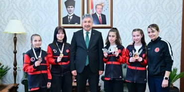 sampiyonlarimiz-buyuk-bir-gurur-kaynagi-oldu-BZsZcox8