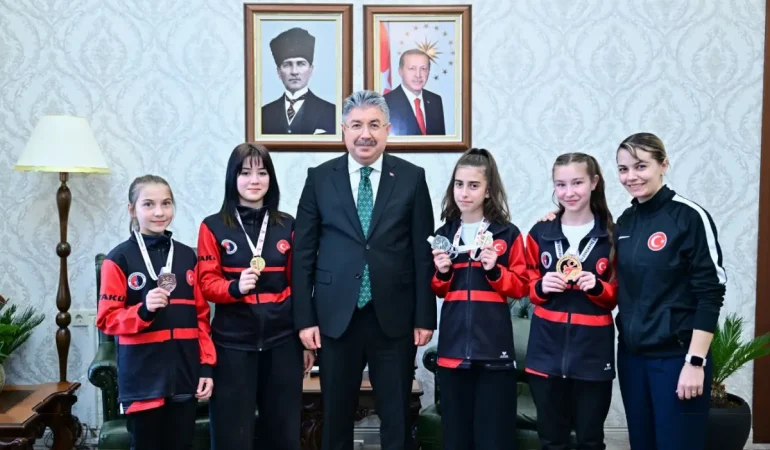 sampiyonlarimiz-buyuk-bir-gurur-kaynagi-oldu-BZsZcox8