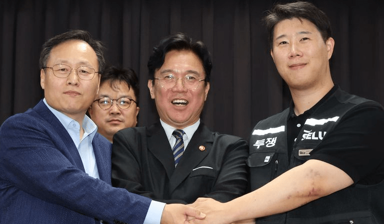 Samsung çalışanları yüksek maaş ve ikramiye paketini oyladı