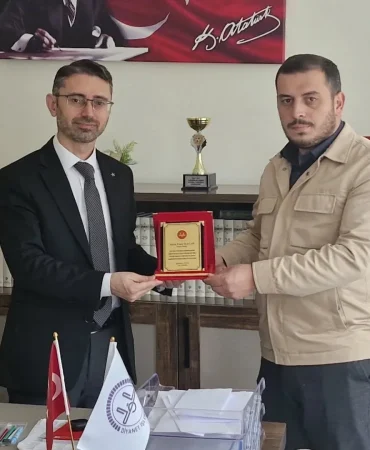 sulakyurtta-kuran-i-kerimi-guzel-okuma-birincisine-plaket-Ky931sPK