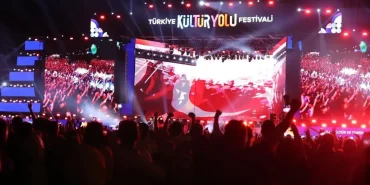 trabzon-kultur-yolu-festivalinde-kriz-mi-var-yeri-degisiyor-mu-nOLCKRPK