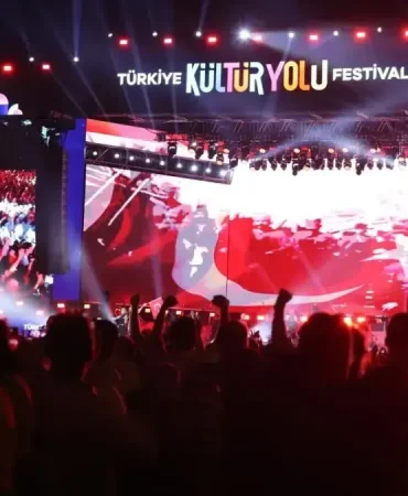 trabzon-kultur-yolu-festivalinde-kriz-mi-var-yeri-degisiyor-mu-nOLCKRPK