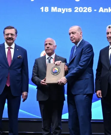 turkiye-odalar-ve-borsalar-birliginden-akyureke-hizmet-seref-plaketi-zXS38D5j