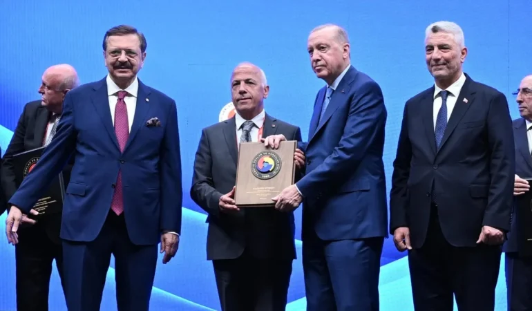 turkiye-odalar-ve-borsalar-birliginden-akyureke-hizmet-seref-plaketi-zXS38D5j