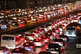 turkiyede-trafige-kayitli-arac-sayisi-yukselmeye-devam-ediyor-eMxrlCfx