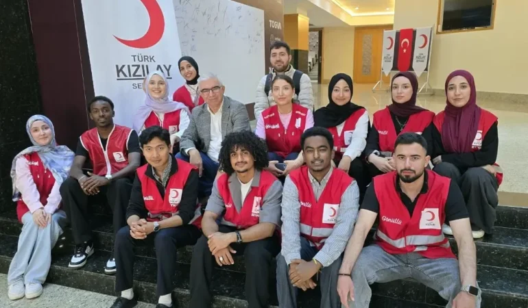universiteli-genc-kizilaycilardan-anlamli-bulusma-fEAc8DHO