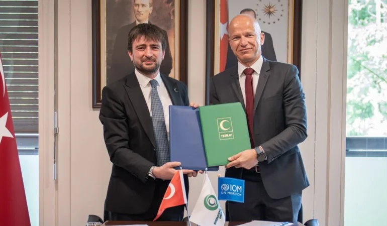 yesilay-ve-bmden-gocmenler-icin-ortak-adim-OSPJUE3K