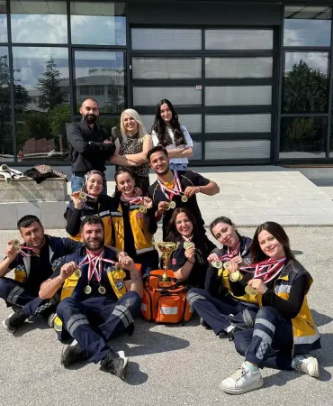 11-turkiye-saglik-travma-rallisini-giresun-ekibi-kazandi-106a228a983e310