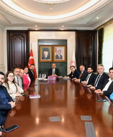 ankara-kent-konseyi-heyetinden-vali-canbolat-ziyaret-katilimci-kultur-vurgusu-6DD668X0