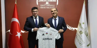 azerbaycan-baskonsolosu-zamin-aliyevden-igdira-ziyaret-106a27fa5e85d9b